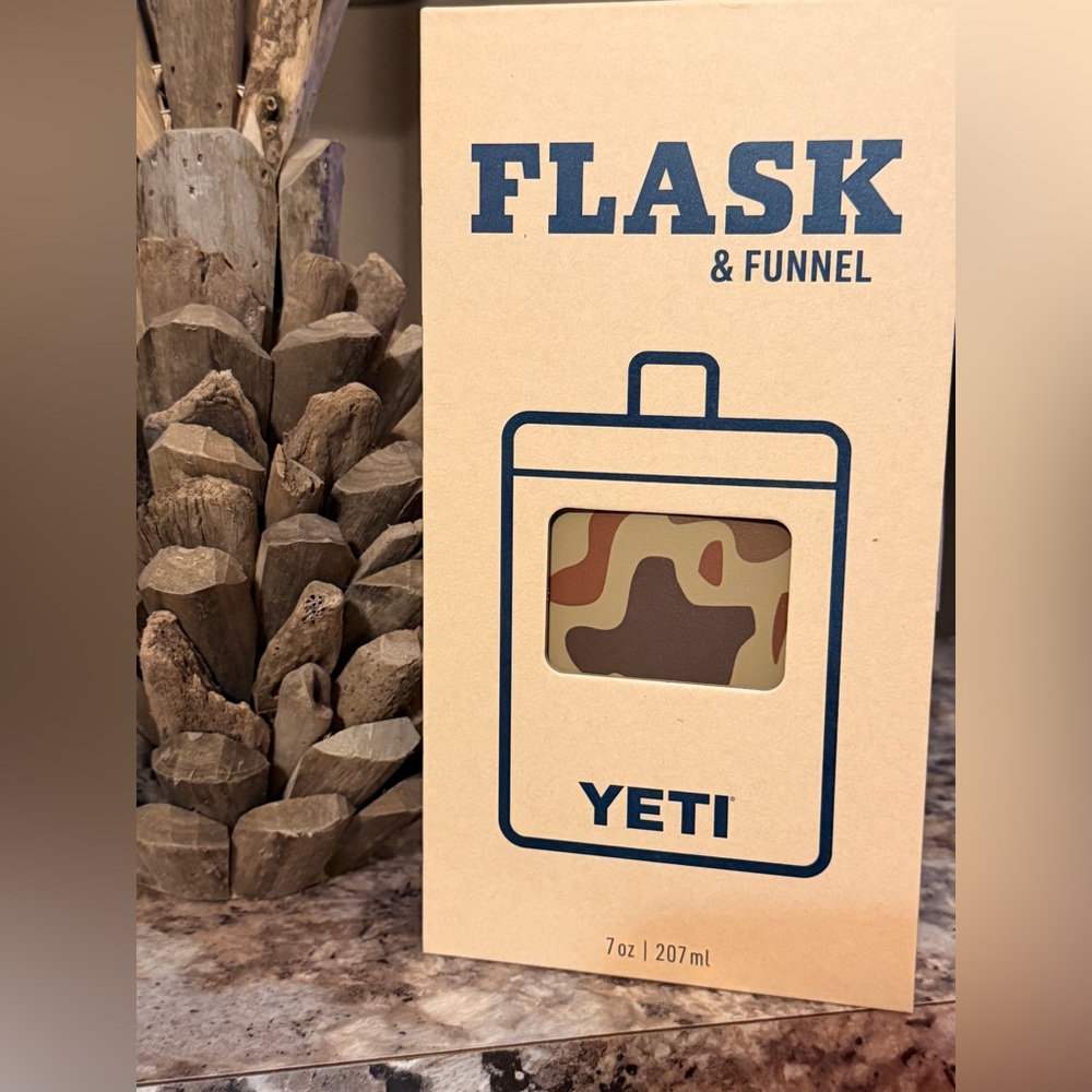 YETI Wetlands Camo Flask with Funnel